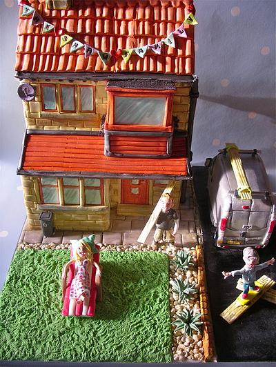 The Shaw family house cake - Cake by Lynette Horner