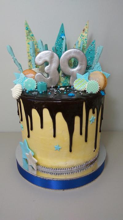 Drip cake chocolate  - Cake by Cynthia Gonzalez 
