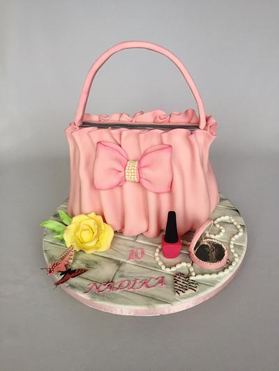 Girl handbag cake  - Cake by Layla A