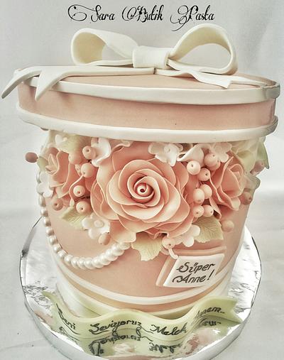 Rose box cake - Cake by Meral Yazan 