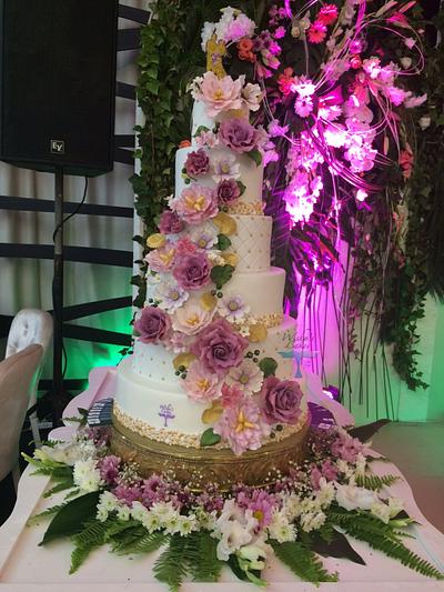 FLORAL WEDDING CAKE - Cake by wisha's cakes