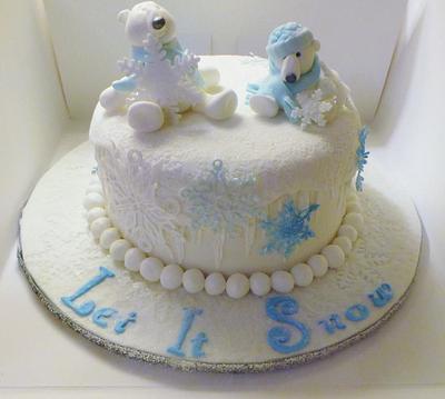 Sparkle white - Cake by Jacqui's Cupcakes & Cakes