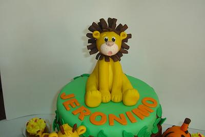 Lion Topper Cake - Cake by Cupcake Cafe Palmira