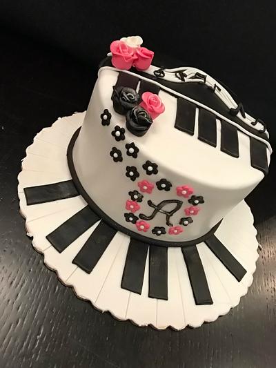 Piano lover - Cake by Myhomemadesugarcraft
