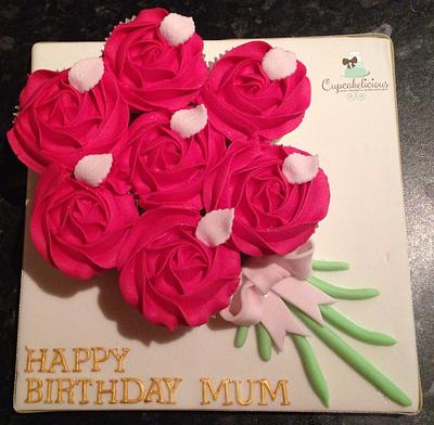 Birthday cupcake board - Cake by Cupcakelicious