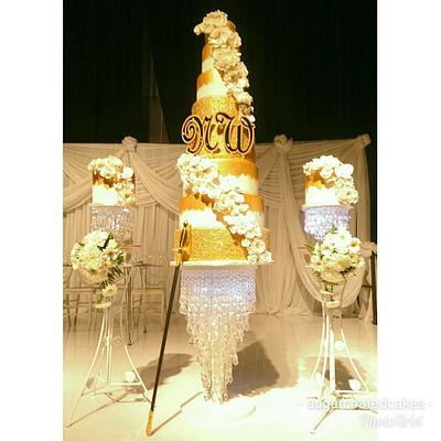 gold wedding cake - Cake by sasha