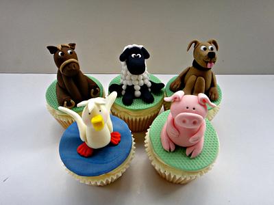 Phoebe's Farmyard - Cake by Truly Madly Sweetly Cupcakes