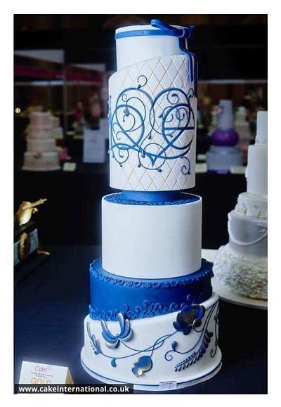 Blue and white Wedding - Cake by Cristina Pontarolo