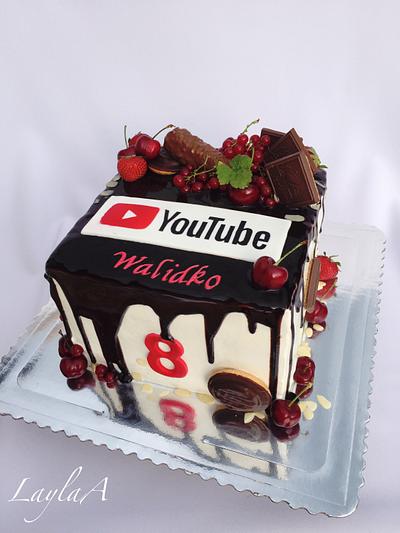 Drip cake for YouTube fan  - Cake by Layla A