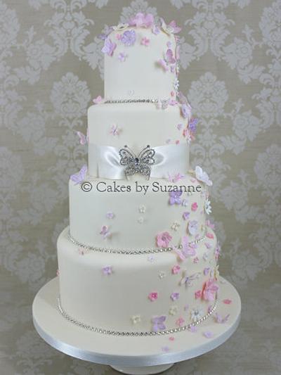 Blossoms and butterflies - Cake by suzanne