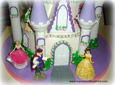 Princess Castle - Cake by Cupcake Cafe Palmira