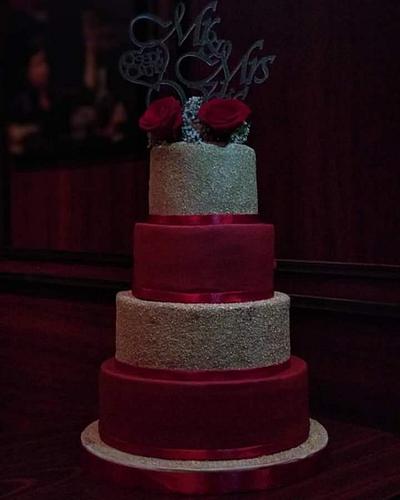Bordeaux gold wedding cake - Cake by AzraTorte