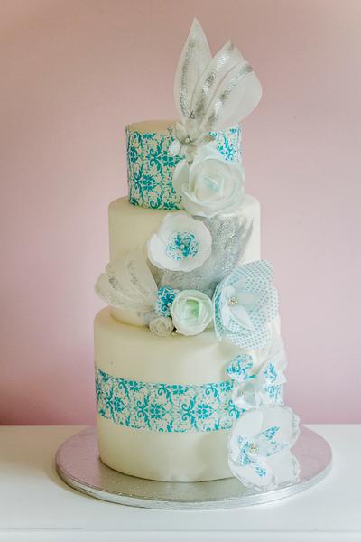 Light and blue - Cake by ilaria pelucchi