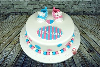 Baby Gender Reveal cake - Cake by Maria's