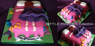 messy - Cake by little pickers cakes