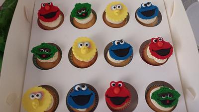 Sesame Street cupcakes - Cake by TooTTiFruiTTi