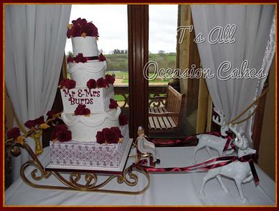 Christmas wedding cake - Cake by Teraza @ T's all occasion cakes