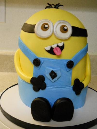 Minion for Sarah - Cake by Laurie