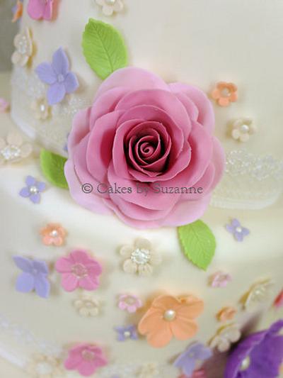 Flower cascade cake and cupcakes - Cake by suzanne