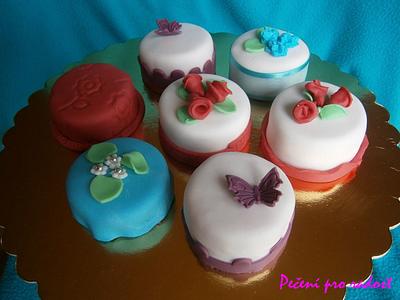 Mini cakes - Cake by Lenka Budinova - Dorty Karez