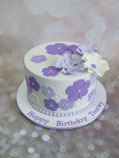 The Puple flower cake! - Cake by Cake A Chance On Belinda
