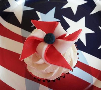 4th of July Pinwheel Cupcake Toppers  - Cake by Carrie