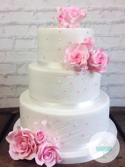Sweet roses wedding cake - Cake by KEEK&MOOR