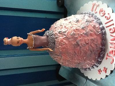 Doll cake  - Cake by Imee