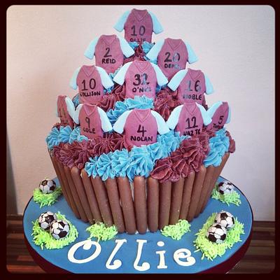 West Ham Giant Cupcake - Cake by Gill Earle