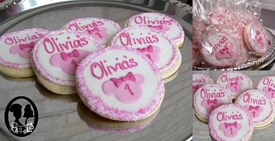Minnie Mouse Sugar Cookies - Cake by Dessert By Design (Krystle)