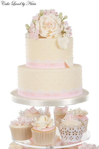Vintage wedding cake - Cake by Nivia