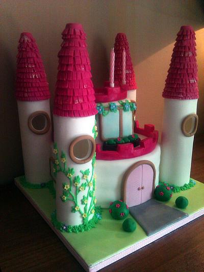 Girly Castle Cake - Cake by Safron