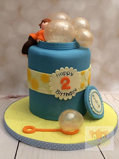 Bubbles - Cake by Elaine - Ginger Cat Cakery 