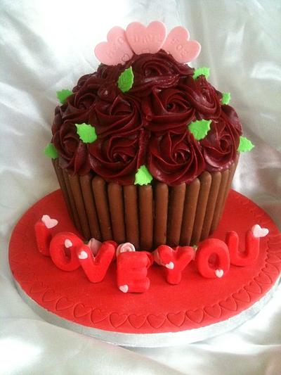 Valentine - Cake by The Buttercup Kitchen
