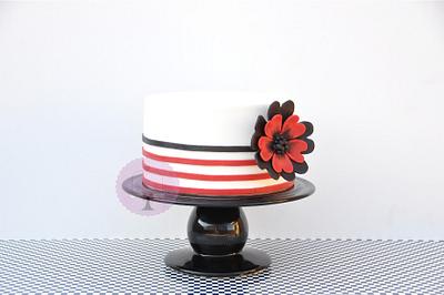 Flower & strips cake - Cake by Undolcunivers