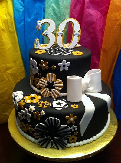 Black/Gold/White 30th B-Day - Cake by Lanett