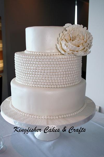Pearl Wedding Cake - Cake by Kingfisher Cakes and Crafts