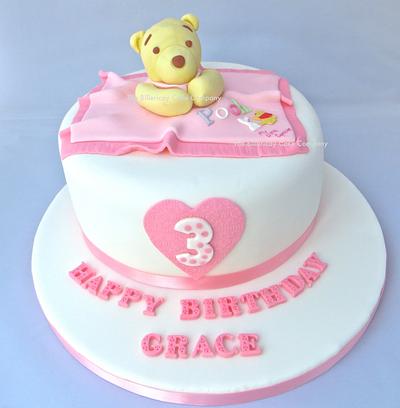 Winnie the Pooh comforter blanket - Cake by The Billericay Cake Company