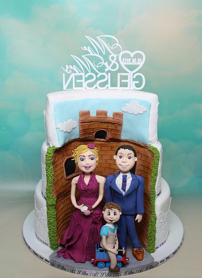 Wedding cake with a twist - Cake by Slindt