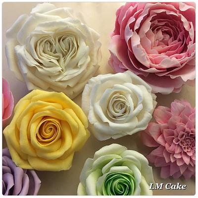 My flower tutorials - Cake by Lisa Templeton