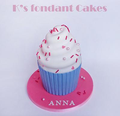 Supersize Sprinkle Cupcake - Cake by K's fondant Cakes