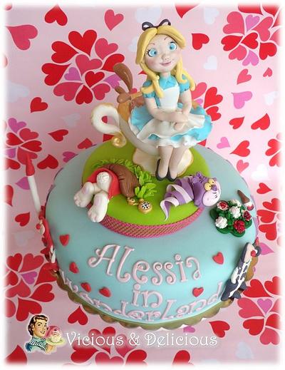 Alessia in wonderland - Cake by Sara Solimes Party solutions