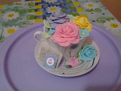 Cupcake in the cup of tea - Cake by claudia borges