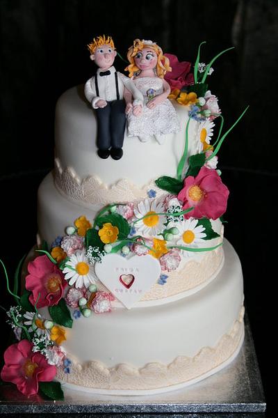 Wedding cake with summer flowers - Cake by Sannas tårtor