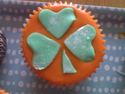 St Patrick's Cupcakes - Cake by Yummeelicious