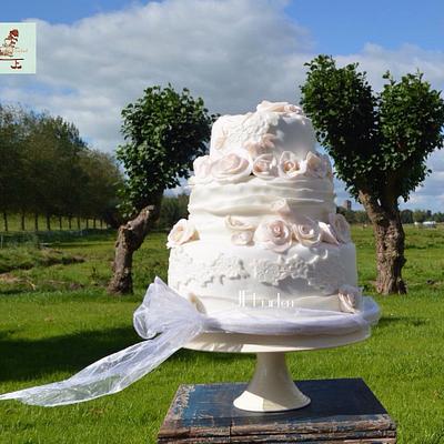 Lovely weddingcake - Cake by Judith-JEtaarten