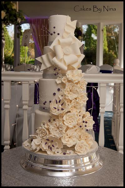Elegant Cream Romance - Cake by Cakes by Nina Camberley
