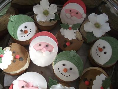 christmas cupcakes - Cake by SarahCox