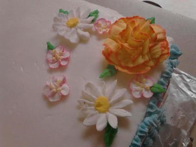 Butter cream flower practice. - Cake by Kianna