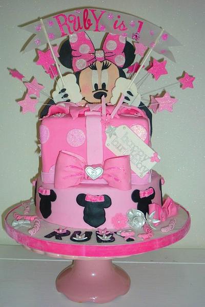 Minnie Mouse surprise cake - Cake by lee